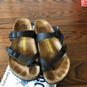 Black Birkenstock’s size 39 barely worn